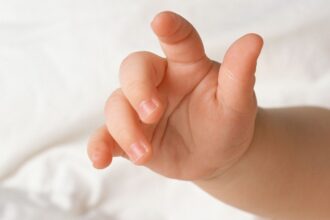 Rescatan a lactante arrebatada por su madre en operativo exitoso