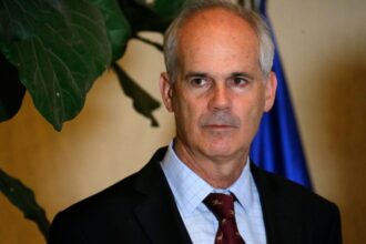 Presidente de RN rechaza críticas de Gabriel Boric sobre seguridad.