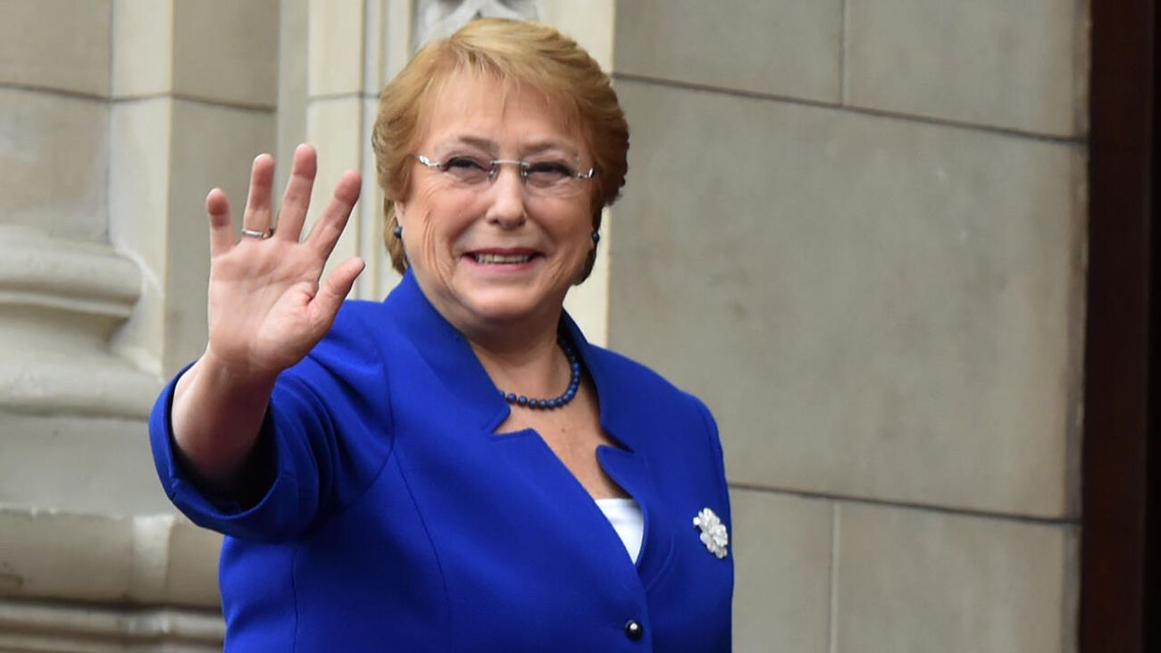 Michelle Bachelet renuncia a candidatura presidencial y llama a la unidad Michelle Bachelet renuncia a candidatura presidencial y llama a la unidad