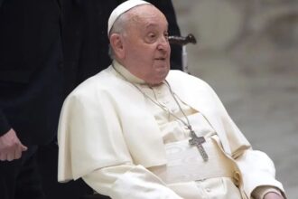 Hospitalización del Papa Francisco por bronquitis y neumonía: estado "estable" pero "complejo"