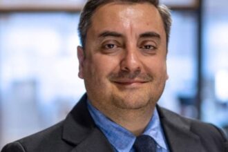 Renuncia coordinador de reforma policial por nombramiento de ministro familiar