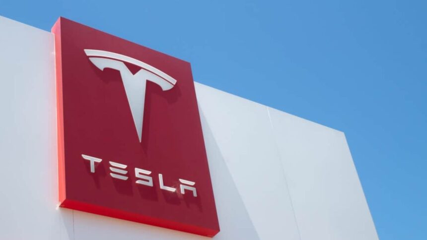 Tesla enfrenta caída en ventas y acciones: ¿un futuro incierto?