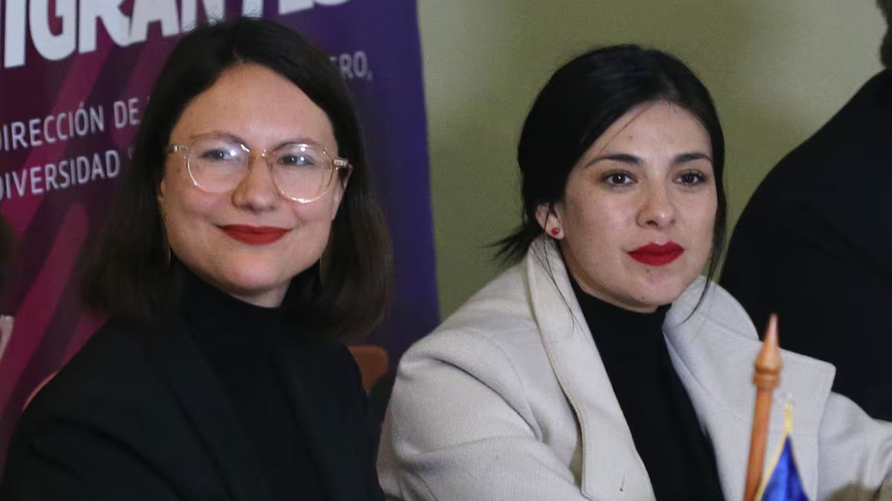 Revelan chats entre Karol Cariola e Irací Hassler por influencias Revelan chats entre Karol Cariola e Irací Hassler por influencias