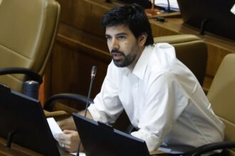 Investigan a diputado Lavín por depósito de $7 millones al Congreso