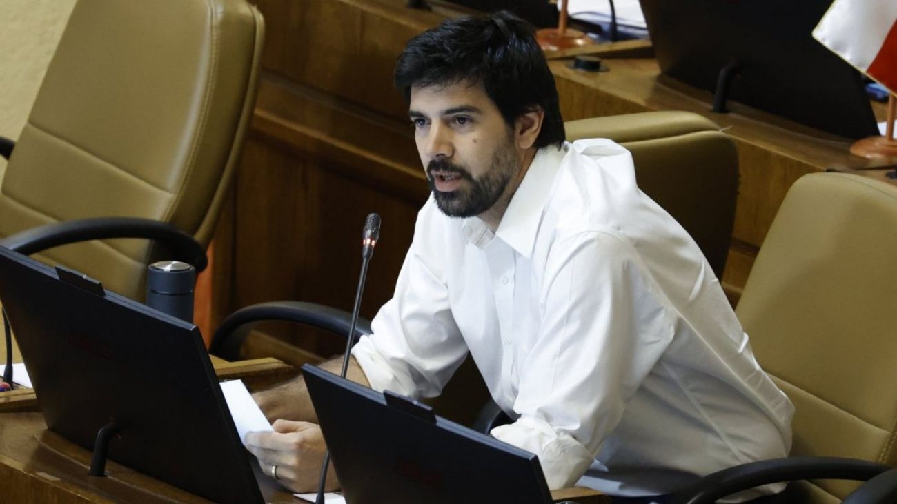 Investigan a diputado Lavín por depósito de $7 millones al Congreso Investigan a diputado Lavín por depósito de $7 millones al Congreso