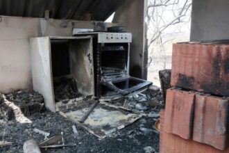 Trágico incendio en Lagomarsino: mujer intenta quemar a su novio infiel