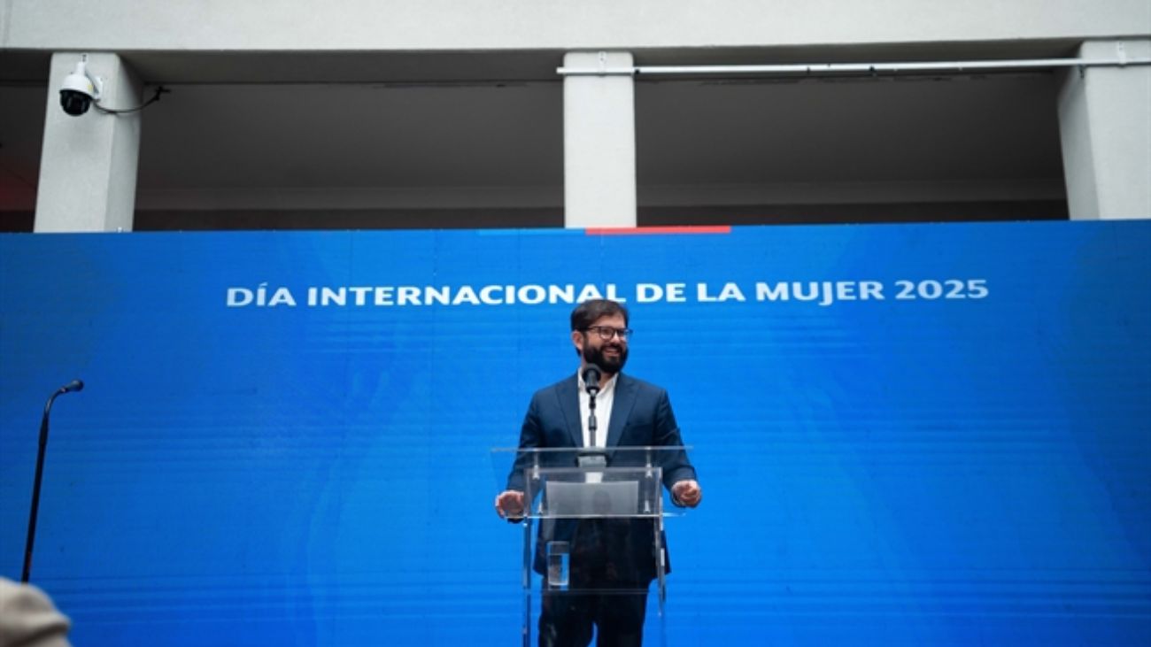 Presidente Boric destaca importancia de las luchas feministas y anuncia reforma electoral Presidente Boric destaca importancia de las luchas feministas y anuncia reforma electoral