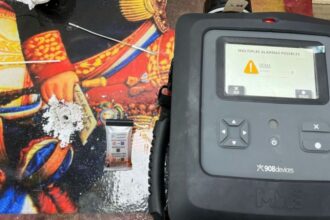 Descubren 28 kilos de MDMA en cuadro de aeropuerto de Santiago