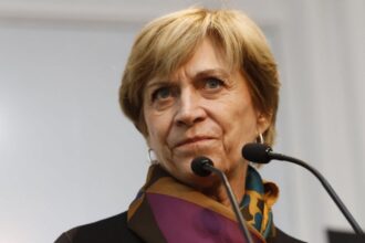 Controversia por proyecto de aborto libre: Evelyn Matthei envía mensaje