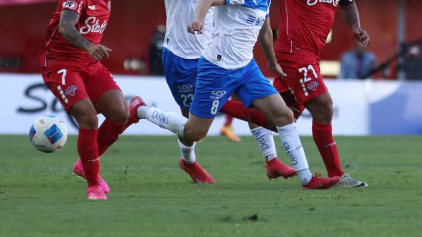 Universidad Católica comprometida tras empate amargo frente a Ñublense
