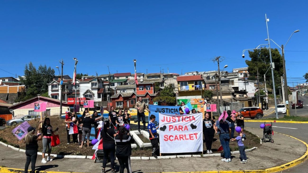 Protestan por falta de detenidos en caso de femicidio en Lota Protestan por falta de detenidos en caso de femicidio en Lota