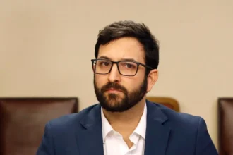 Asesor Miguel Crispi guarda reserva ante Comisión Investigadora - Contraloría evaluará multa