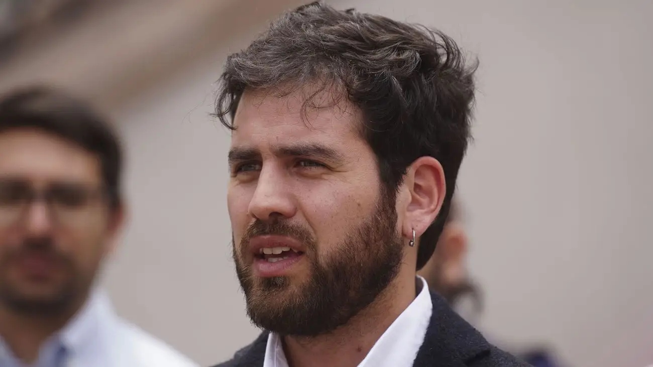 Diputado Ibáñez denunciará a Mellado por secretismo en comisión investigadora Diputado Ibáñez denunciará a Mellado por secretismo en comisión investigadora