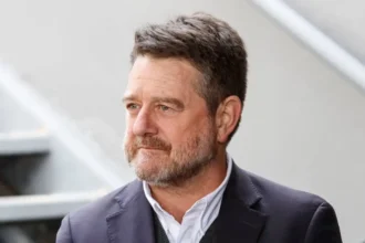 Gobernador de Santiago critica lentitud en implementación de pistolas taser