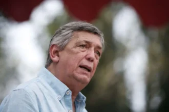 Partido Comunista: "derecho de elegir candidatos y no intervención en Venezuela"