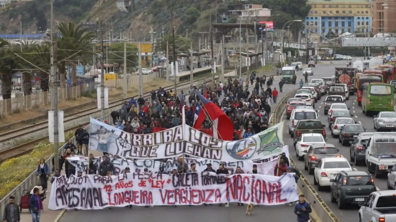 Protestas por Ley de Fraccionamiento paralizan región de Valparaíso Protestas por Ley de Fraccionamiento paralizan región de Valparaíso
