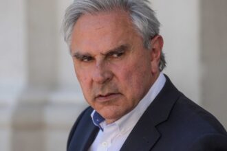 Senador Moreira cuestiona a Fiscalía por allanamiento a diputada Karol Cariola