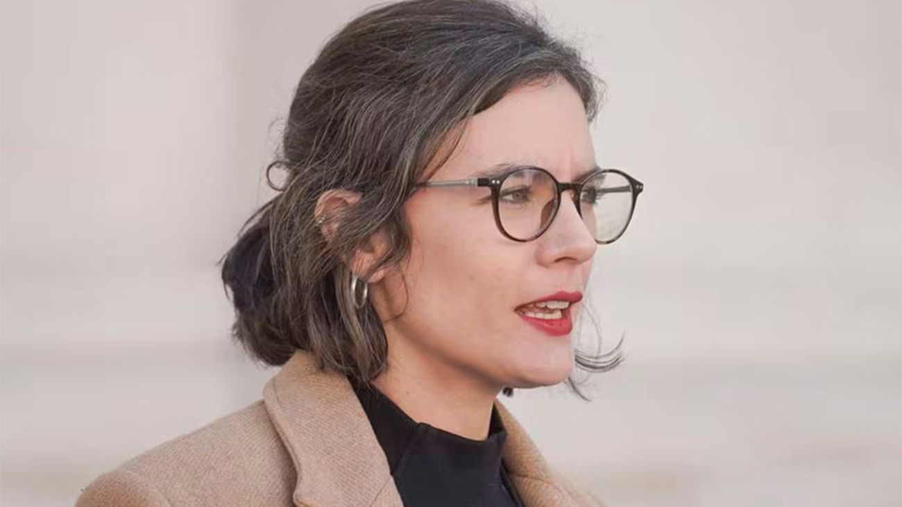 Camila Vallejo defiende el derecho a la maternidad en política Camila Vallejo defiende el derecho a la maternidad en política