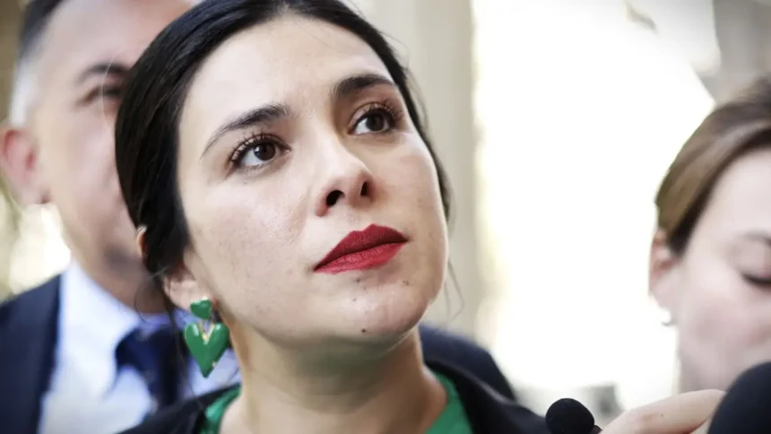 El arriendo de Karol Cariola y sus vínculos investigados