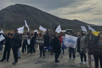 Paro de profesores en Magallanes por mejoras salariales y falta de respuesta