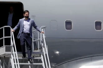 Boric viajará a la India para fortalecer lazos comerciales y cinematográficos.