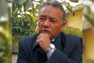 Concejal de Coronel echado a gritos por director municipal en altercado.