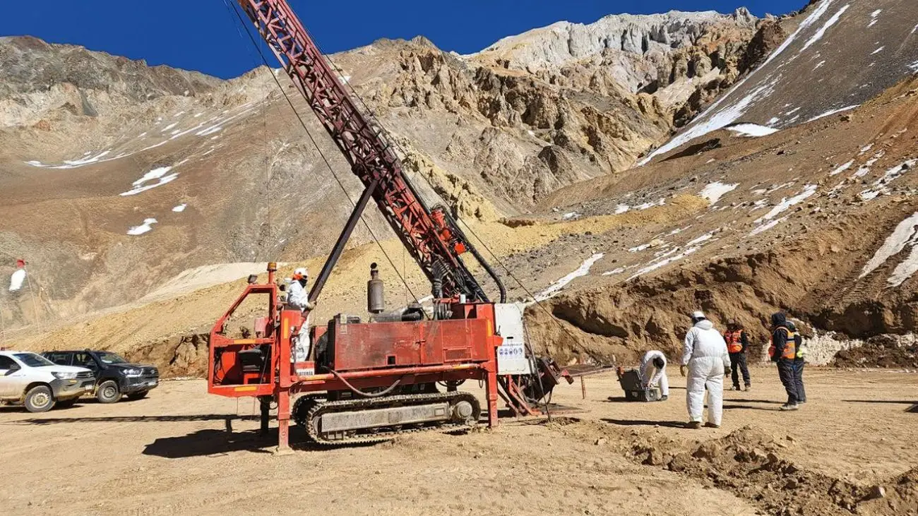 Descubren alto potencial de oro y cobre en yacimiento Lunahuasi: perforación revela hallazgos significativos