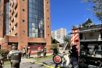 Operativo de Bomberos por gases peligrosos en edificio de Temuco