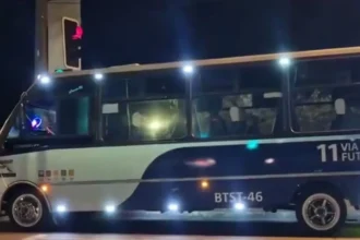 Niño conduce bus en Chile: autoridades exigen acciones legales inmediatas