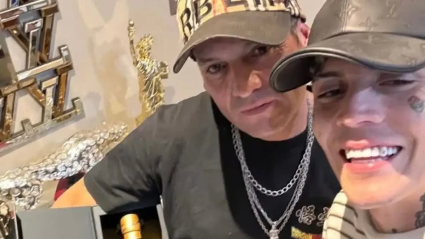 Marcianeke apoya a su padre tras su detención en operativo antidrogas