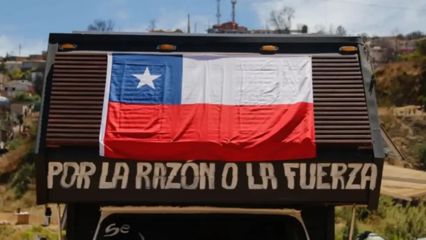 Huelguistas del megaincendio en Valparaíso se cosen la boca en protesta