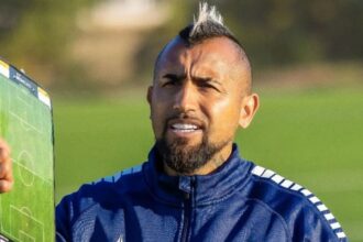 Arturo Vidal critica desempeño de la U tras empate frustrante