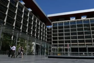 Aviso de bomba en el Centro de Justicia de Santiago en investigación