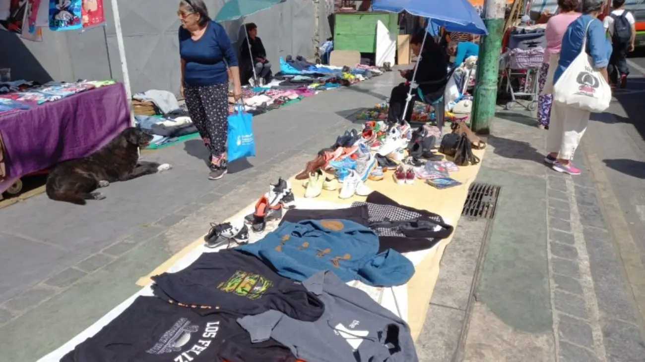 Comerciantes de Plaza O´Higgins amenazan con huelga de hambre por reubicación Comerciantes de Plaza O´Higgins amenazan con huelga de hambre por reubicación