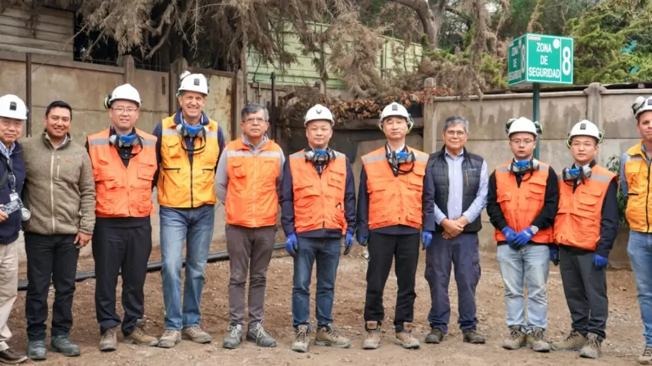 Inversionistas chinos exploran instalaciones del Grupo Minero Las Cenizas en Chile Inversionistas chinos exploran instalaciones del Grupo Minero Las Cenizas en Chile