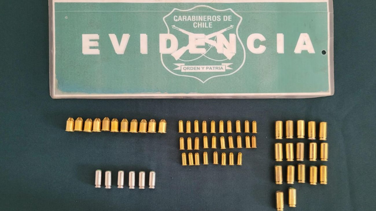 Carabineros detiene a banda con pistola robada en Los Ángeles Carabineros detiene a banda con pistola robada en Los Ángeles
