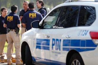 Dos hermanos apuñalados en Santiago: uno fallece y el otro grave