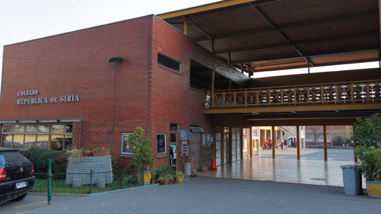 Emergencia química en el Colegio República de Siria de Ñuñoa Emergencia química en el Colegio República de Siria de Ñuñoa