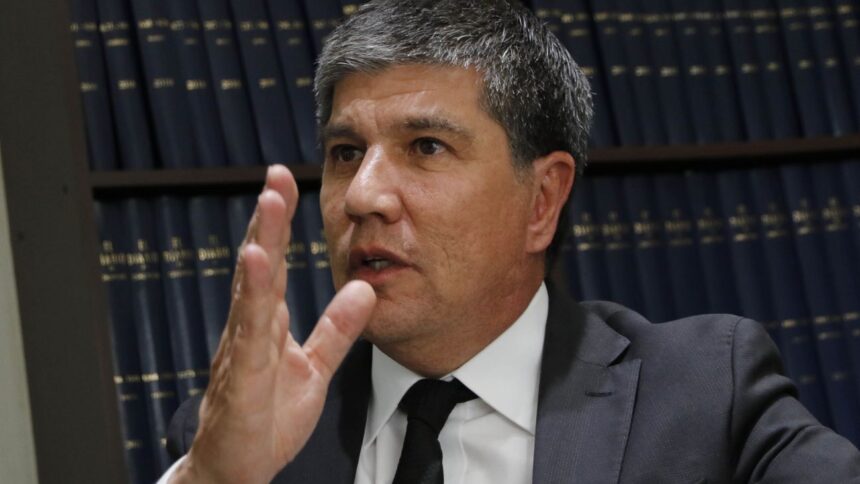 Monsalve evita contestar preguntas de la Comisión Especial Investigadora