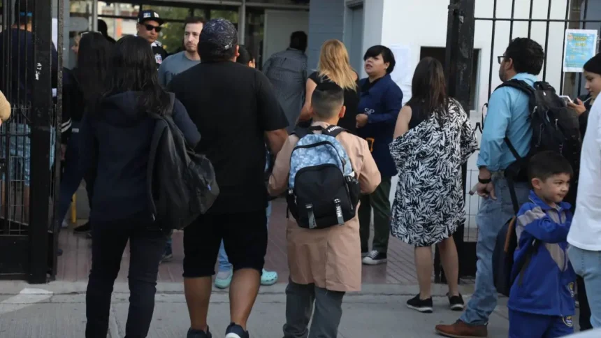 Bono por Deber de Asistencia Escolar: Apoyo económico en Chile