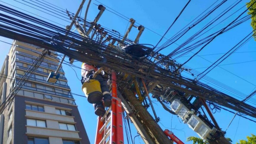 Aprobada ley para ordenar cables en Concepción y evitar peligros urbanos