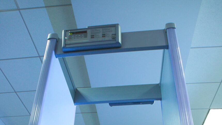 Gremios de la Salud respaldan instalación de detectores de metales en Cesfam