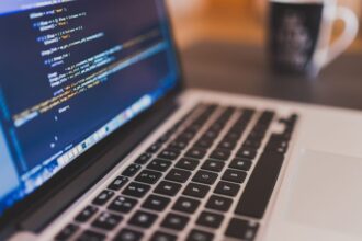 Lanzamiento de 1,000 becas de programación e inteligencia artificial para niñas y adolescentes en Chile