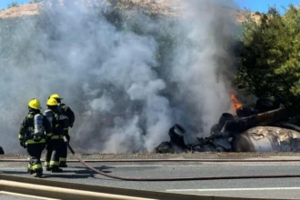 Incendio en Los Ángeles: camión volcado desata emergencia en Ruta 5