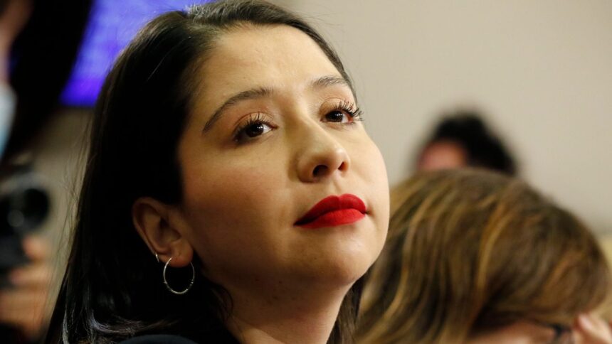 Diputada Consuelo Veloso busca destituir al fiscal nacional Valencia tras acusaciones