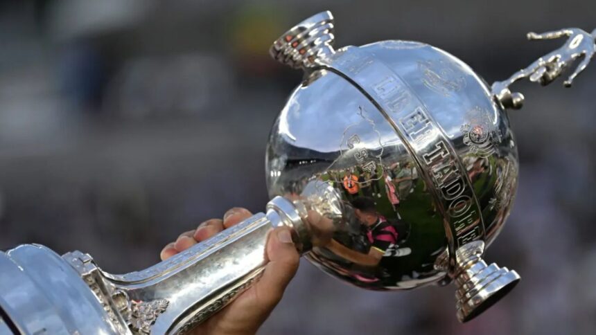 Desafíos para Colo Colo y Universidad de Chile en Copa Libertadores 2025