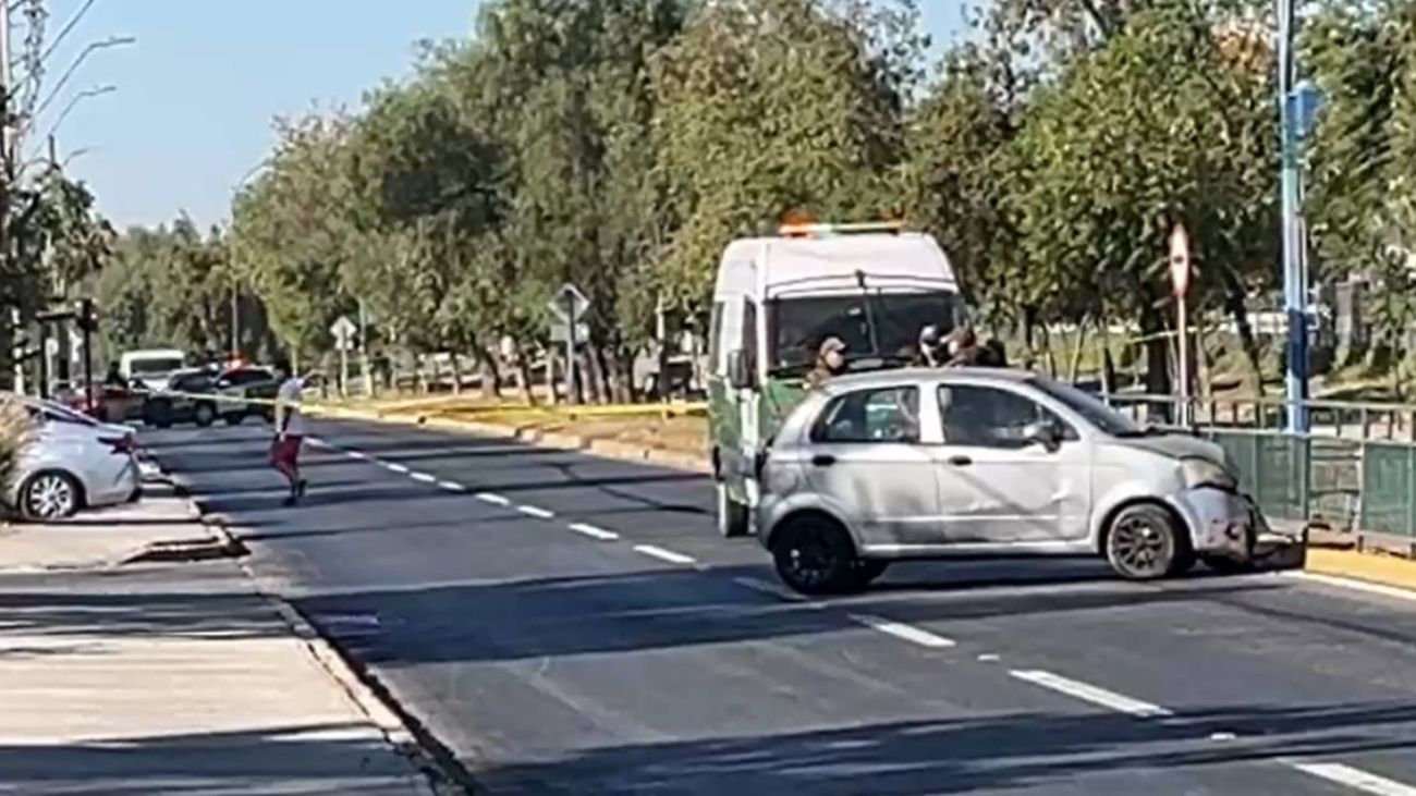 Mujer detenida e herida tras atropellar a carabinero en San Bernardo Mujer detenida e herida tras atropellar a carabinero en San Bernardo