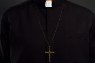 Sacerdote suspendido por denuncia de abuso sexual en Santa María