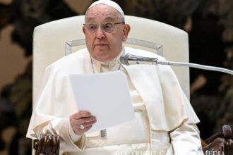 Mejoría notable del Papa Francisco tras ser hospitalizado por neumonía