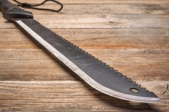 Formalizan a hombre por ataque con machete en Iquique: graves heridas